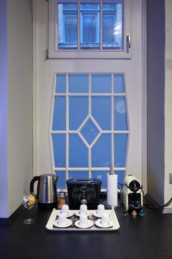 Central Location Yellow-Black Apartment Budapest Bagian luar foto