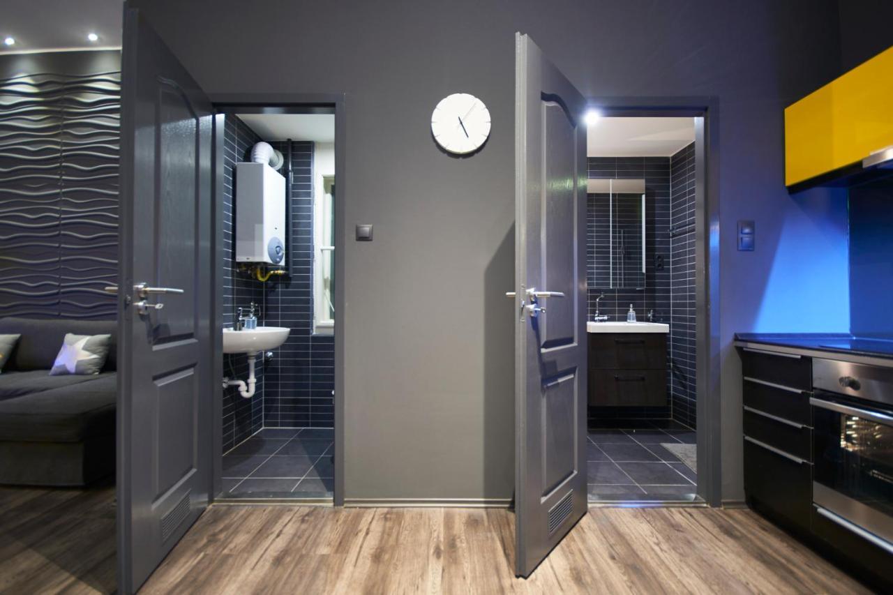 Central Location Yellow-Black Apartment Budapest Bagian luar foto