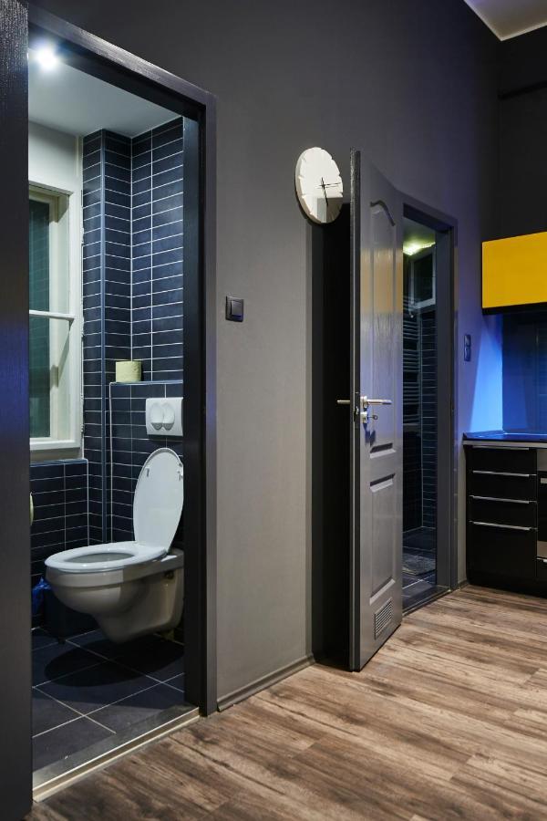 Central Location Yellow-Black Apartment Budapest Bagian luar foto