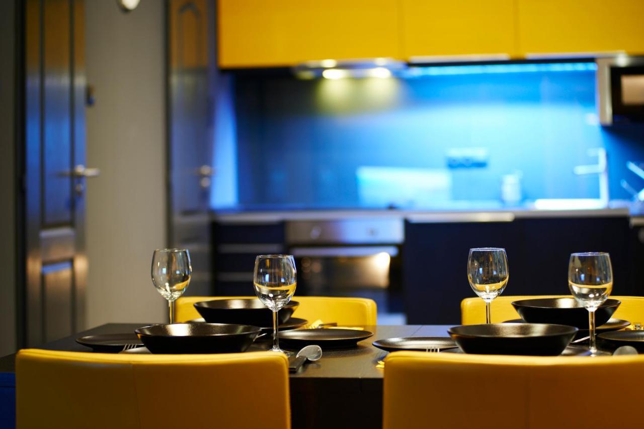 Central Location Yellow-Black Apartment Budapest Bagian luar foto