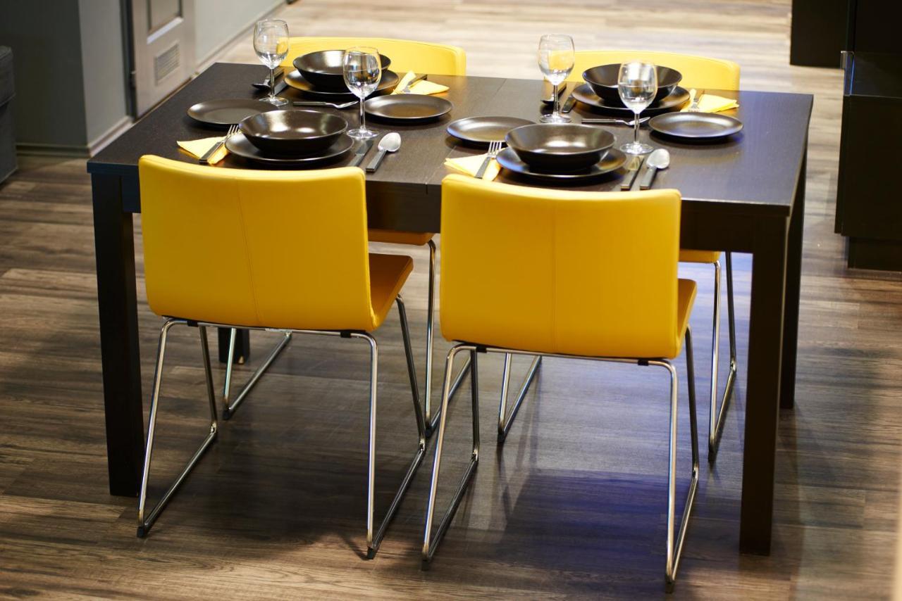 Central Location Yellow-Black Apartment Budapest Bagian luar foto